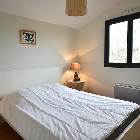 Carolins - Agreable En Bois Dans Quartier Residentiel A 400m Du Bourg De