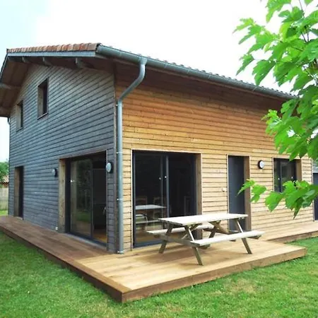 Villa Carolins - Agreable En Bois Dans Quartier Residentiel A 400m Du Bourg De