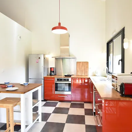 Villa Carolins - En Bois Dans Quartier Résidentiel à 400m Du Bourg De *